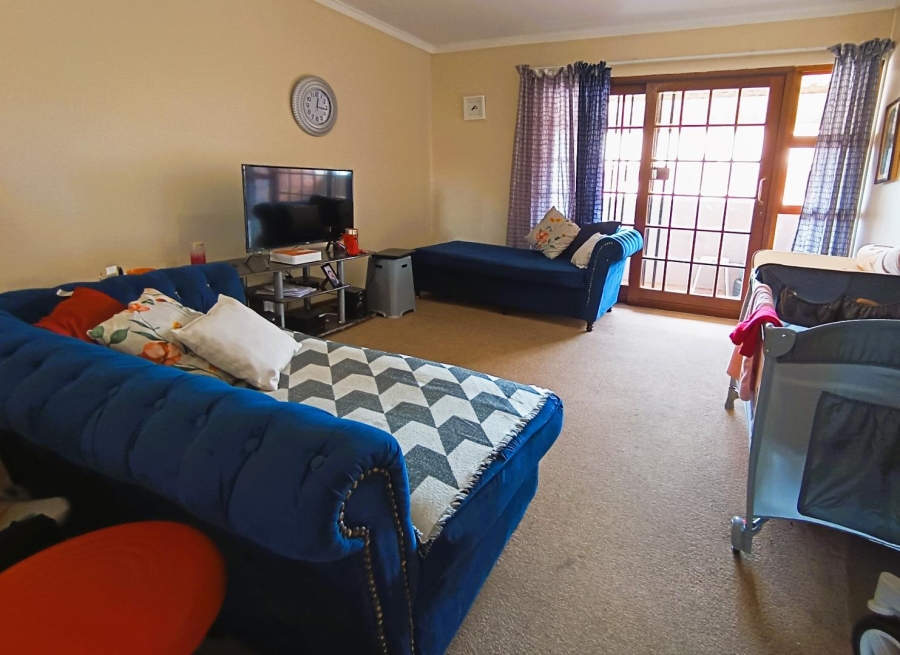 2 Bedroom Property for Sale in Langenhovenpark Free State